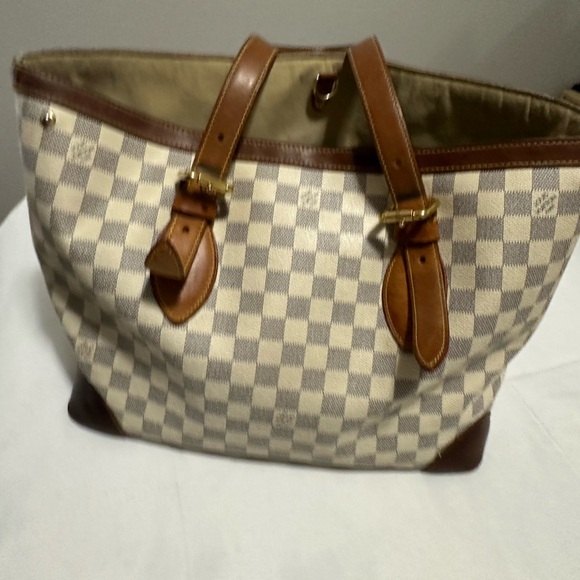 authentic LV Hampstead - Picture 3 of 11